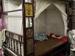 外公给外婆做的婚床，真的好精致啊！！！